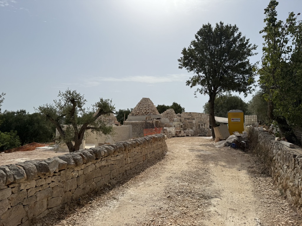 Trullo among the grove